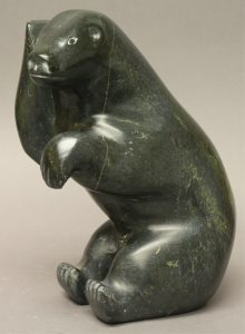 Sakiassie *: SITTING BEAR
