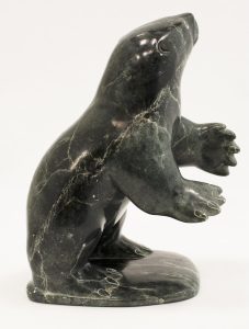 Tamusi Qumalu Tukula: STANDING BEAR