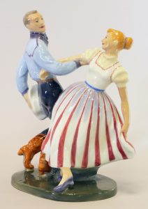 Leo Mol: SQUARE DANCERS